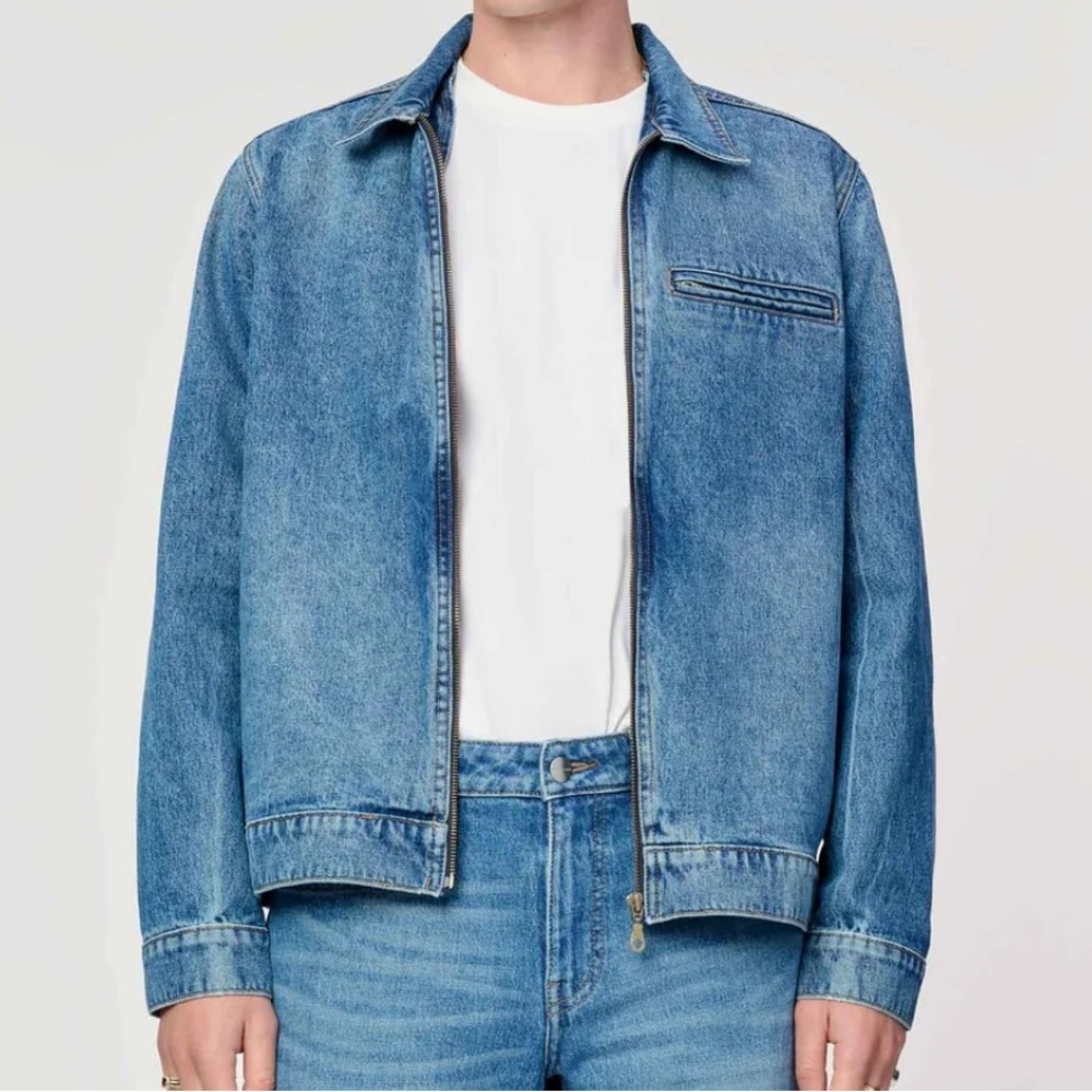 Men’s zip-up denim jacket
